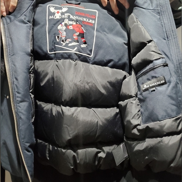 MOOSE KNUCKLE- ORIGINAL DEBBIE BOMBER - Picture 3 of 9